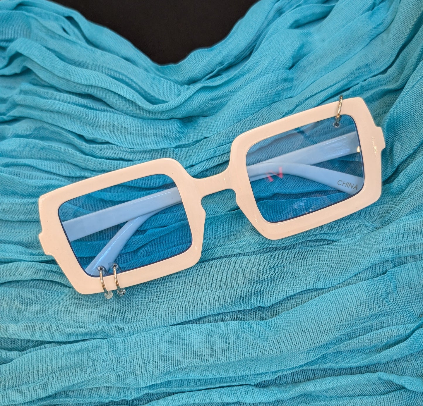 Pierced Sunglasses – Trendy Statement Shades