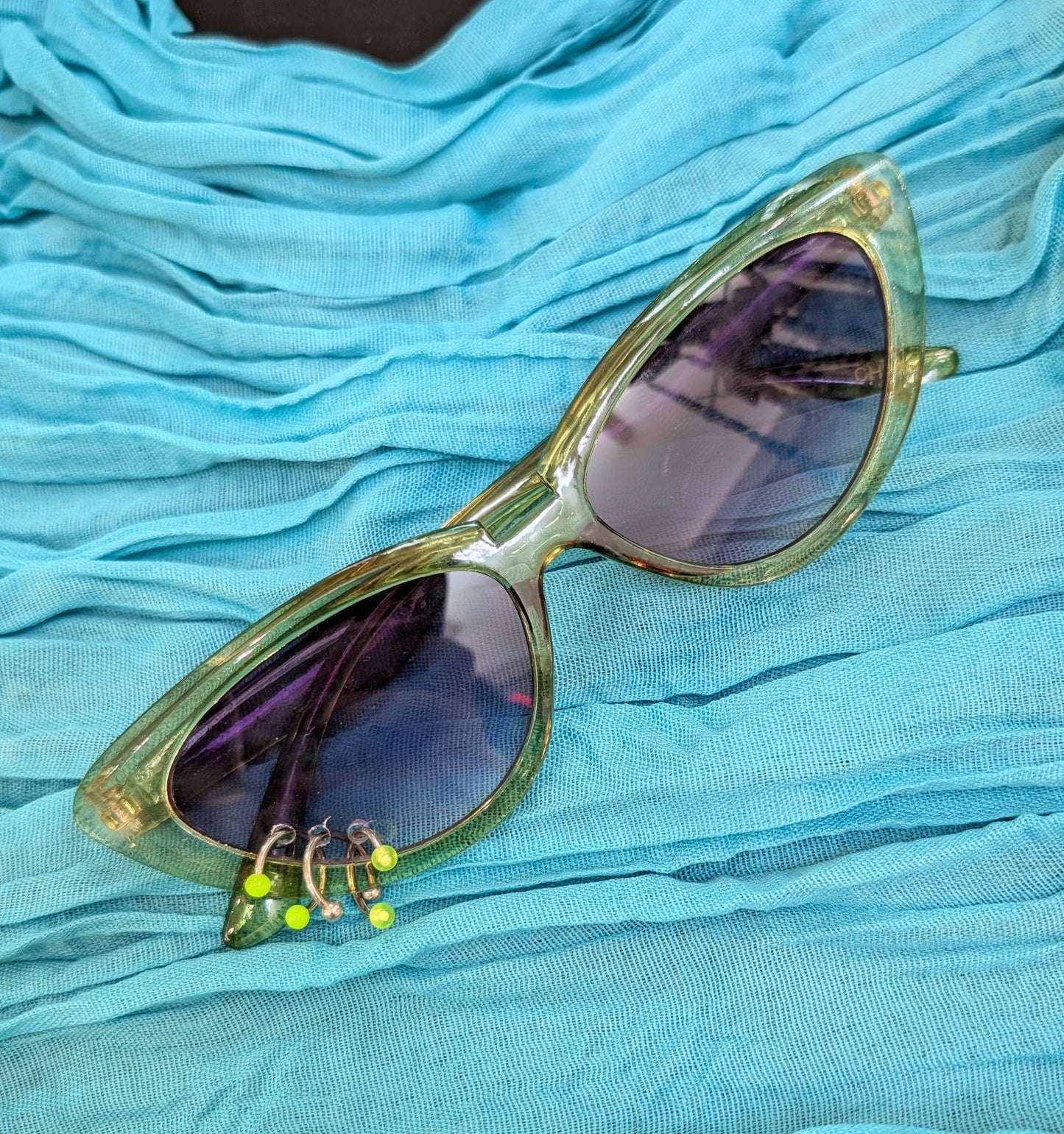 Pierced Sunglasses – Trendy Statement Shades