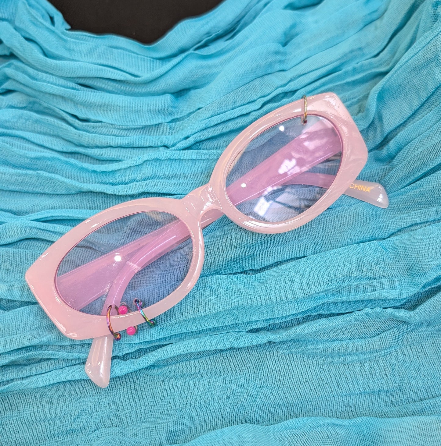 Pierced Sunglasses – Trendy Statement Shades