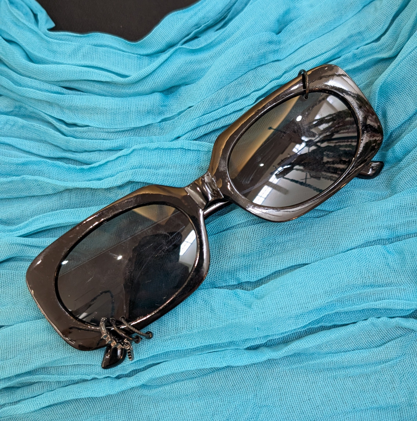 Pierced Sunglasses – Trendy Statement Shades